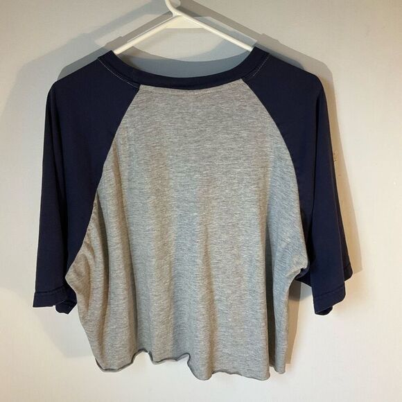 Vintage Hard Rock Cafe London Baseball Shirt. Cropped, L. Grey and Navy - Picture 8 of 11